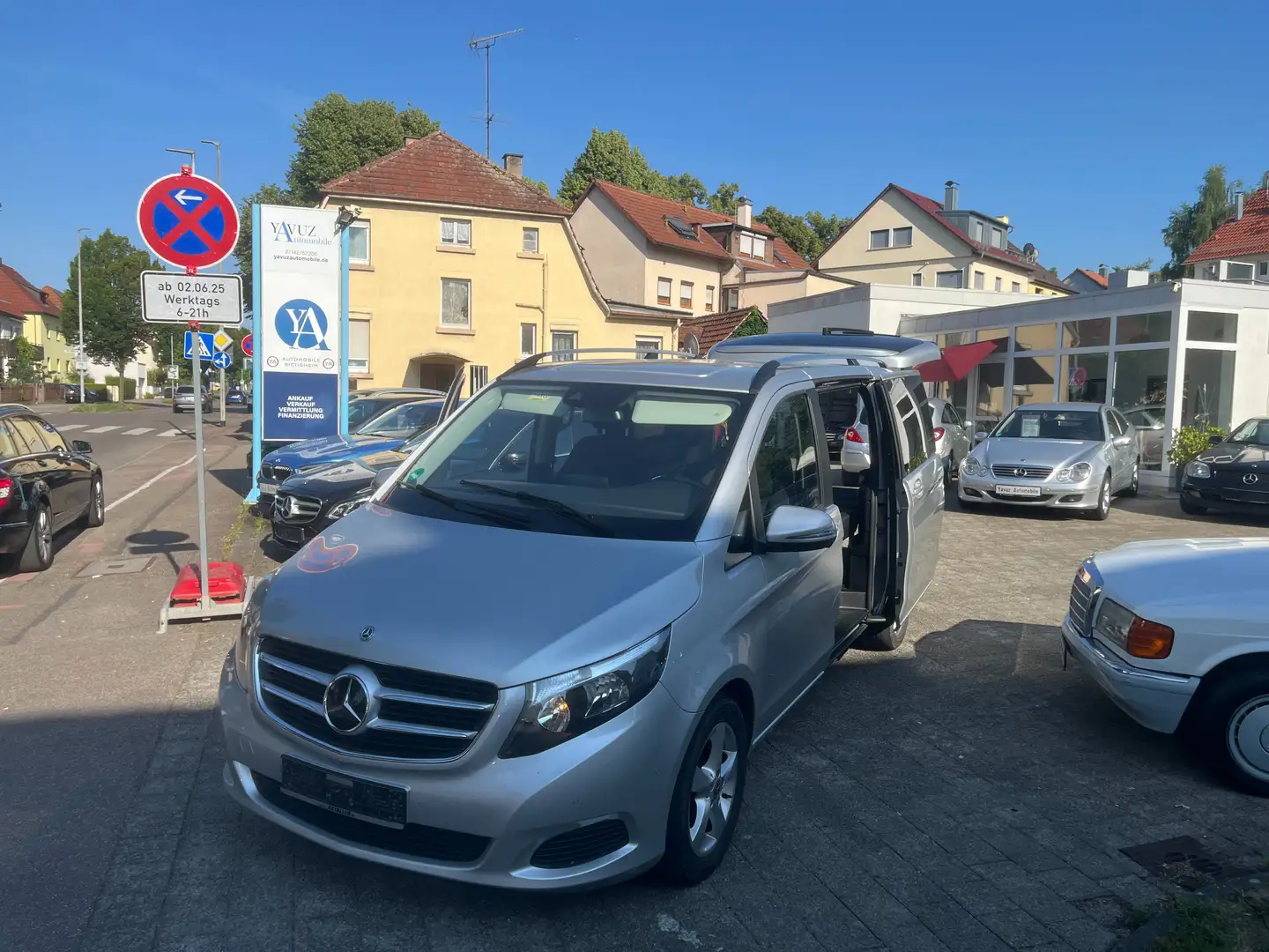 Mercedes-Benz V 220 (BlueTEC) d kompakt 7G-TRONIC Edition Srebrny - 2