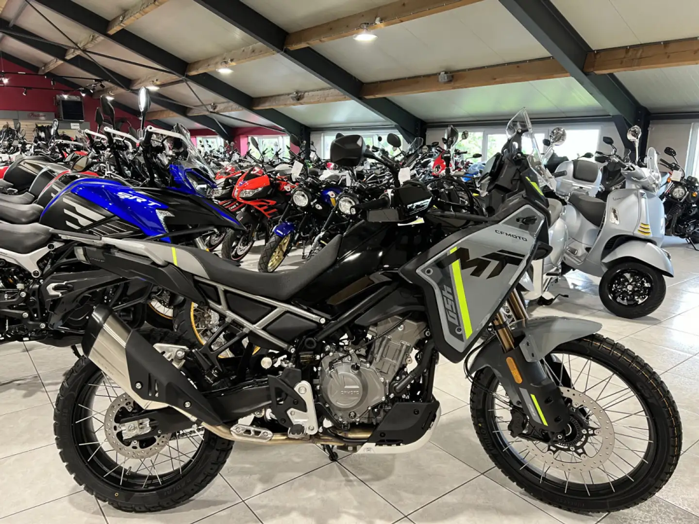 CFMOTO 450 MT Gris - 1