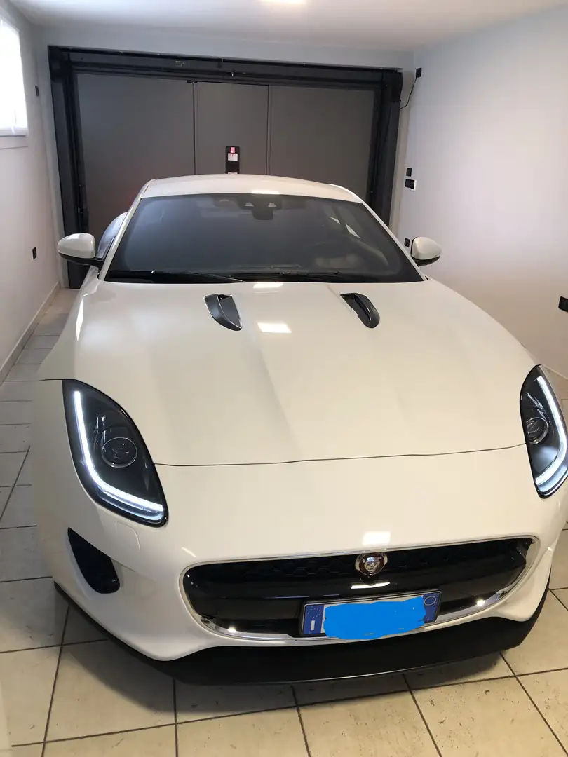 Jaguar F-Type F-Type Coupe 2.0 i4 rwd 300cv auto Bianco - 1