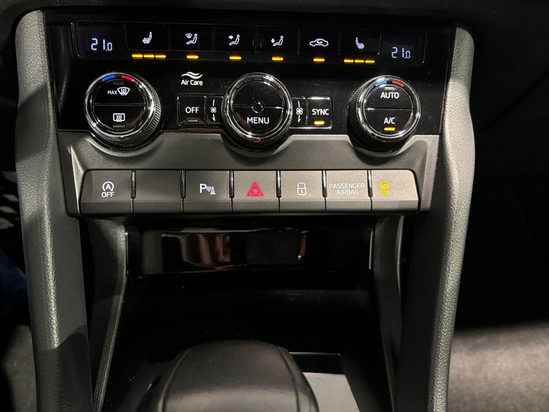 Skoda Karoq 2.0TSI Sport 4x4 1.HD AHK ACC LED DCC NAVI — photo 15