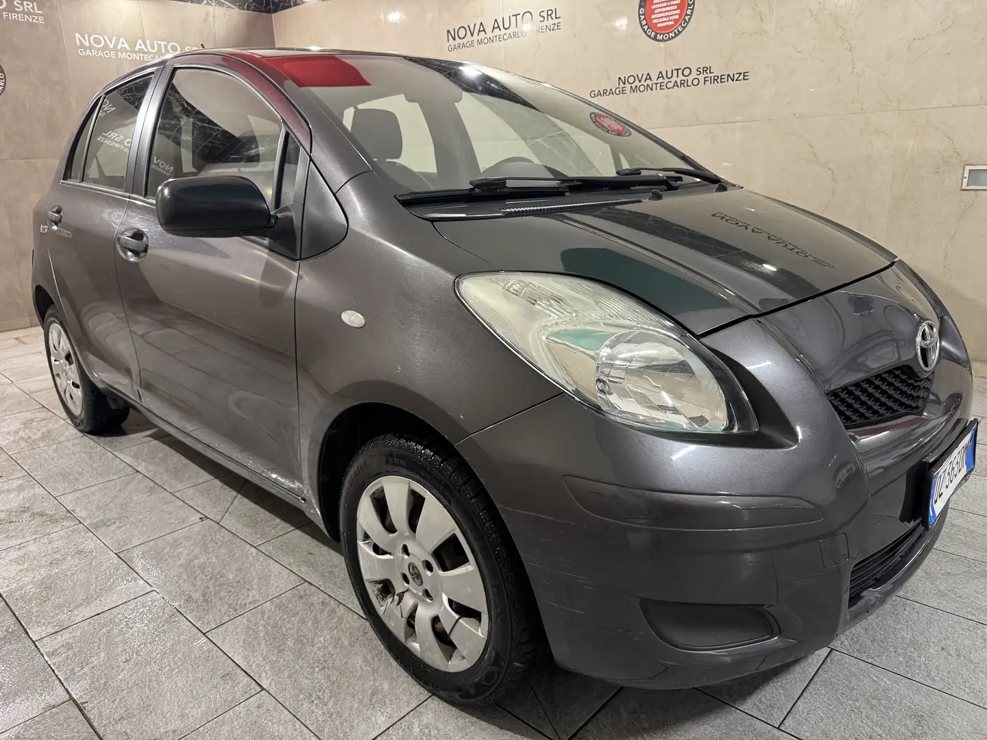 Toyota Yaris Yaris II 2005 5p 1.0 NEOPATENTATI Grau - 2