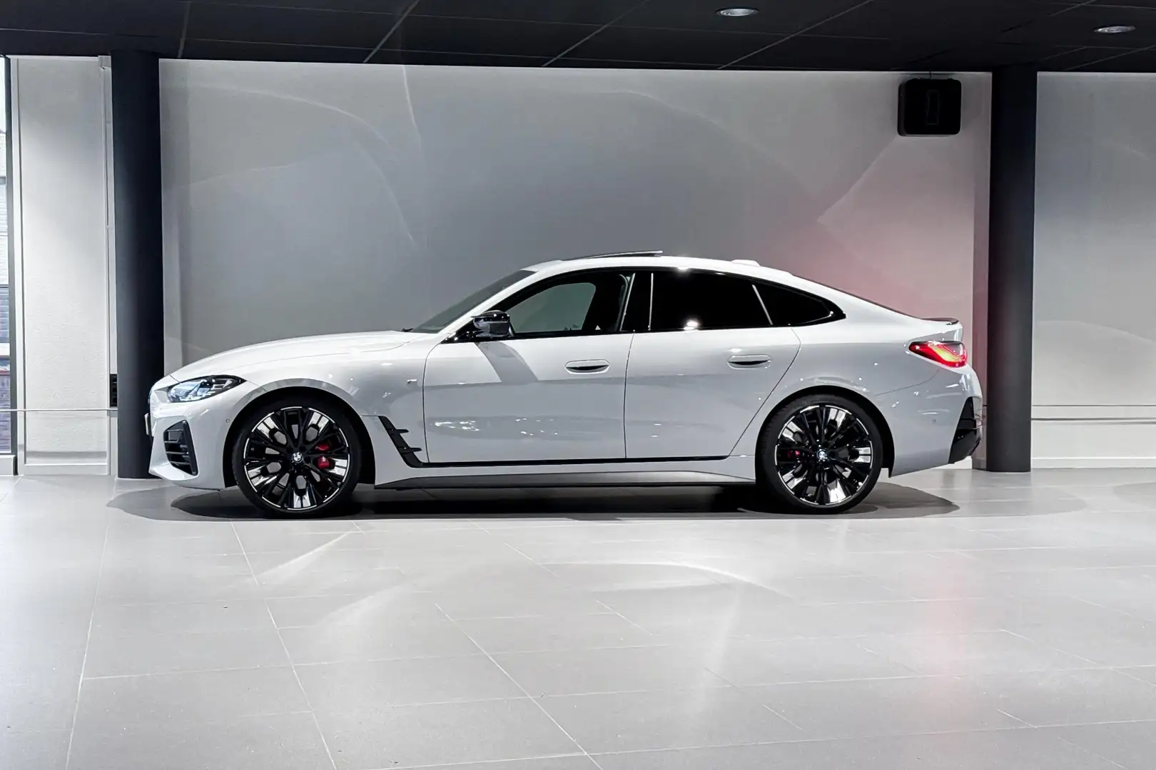 BMW 440 4 Serie Gran Coupé M440i High Executive | M Sport Gris - 2