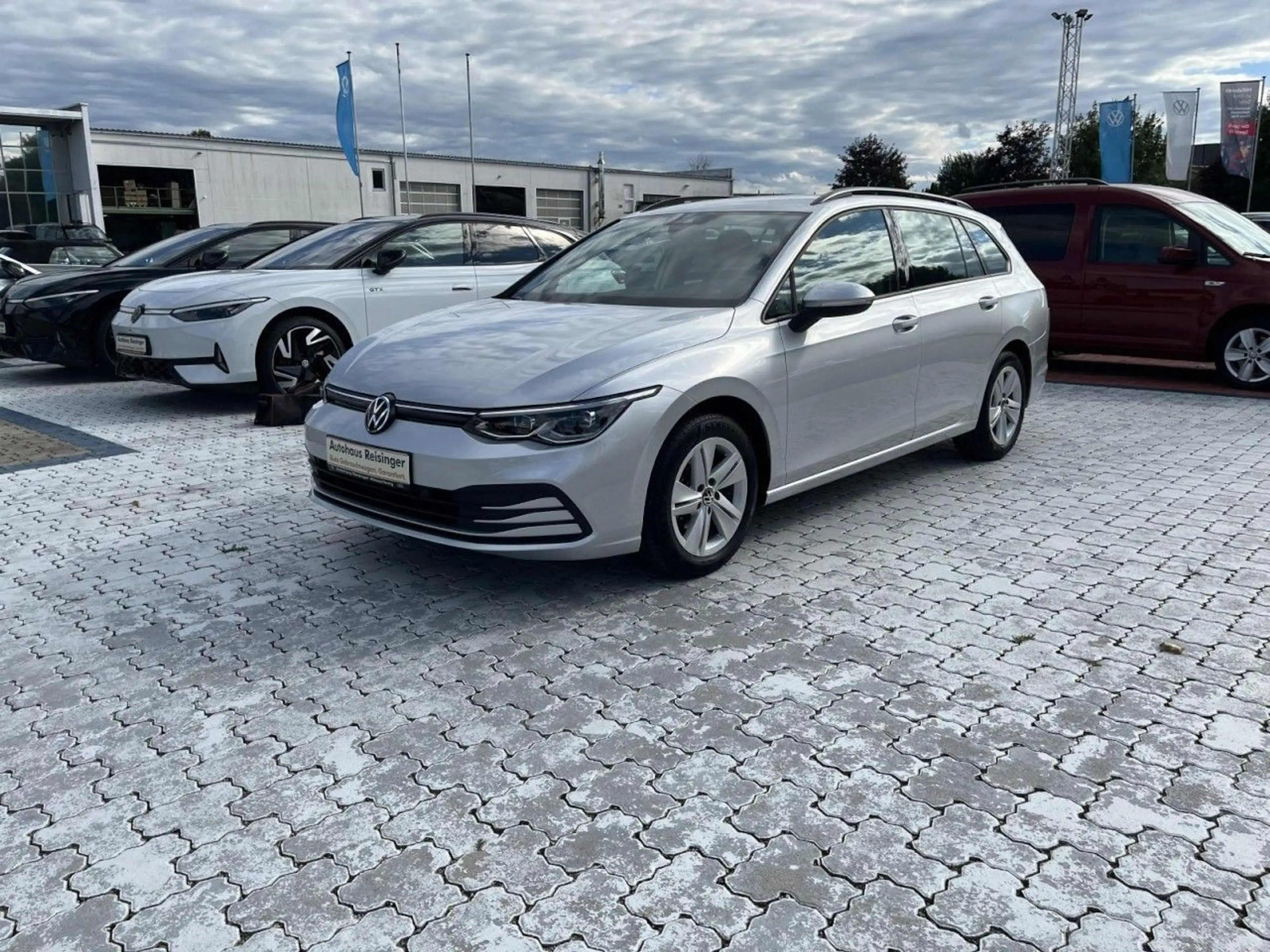 Volkswagen Golf Variant Golf VIII Variant 1.5 eTSI Life DSG (LEDPlus+NAV — photo 2