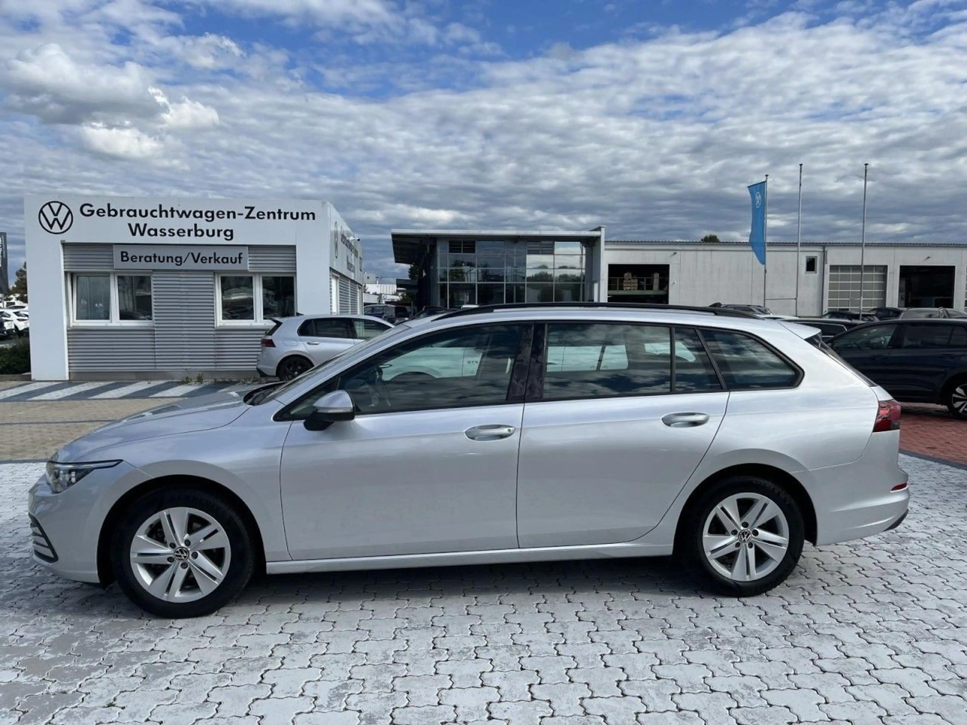 Volkswagen Golf Variant Golf VIII Variant 1.5 eTSI Life DSG (LEDPlus+NAV — photo 3