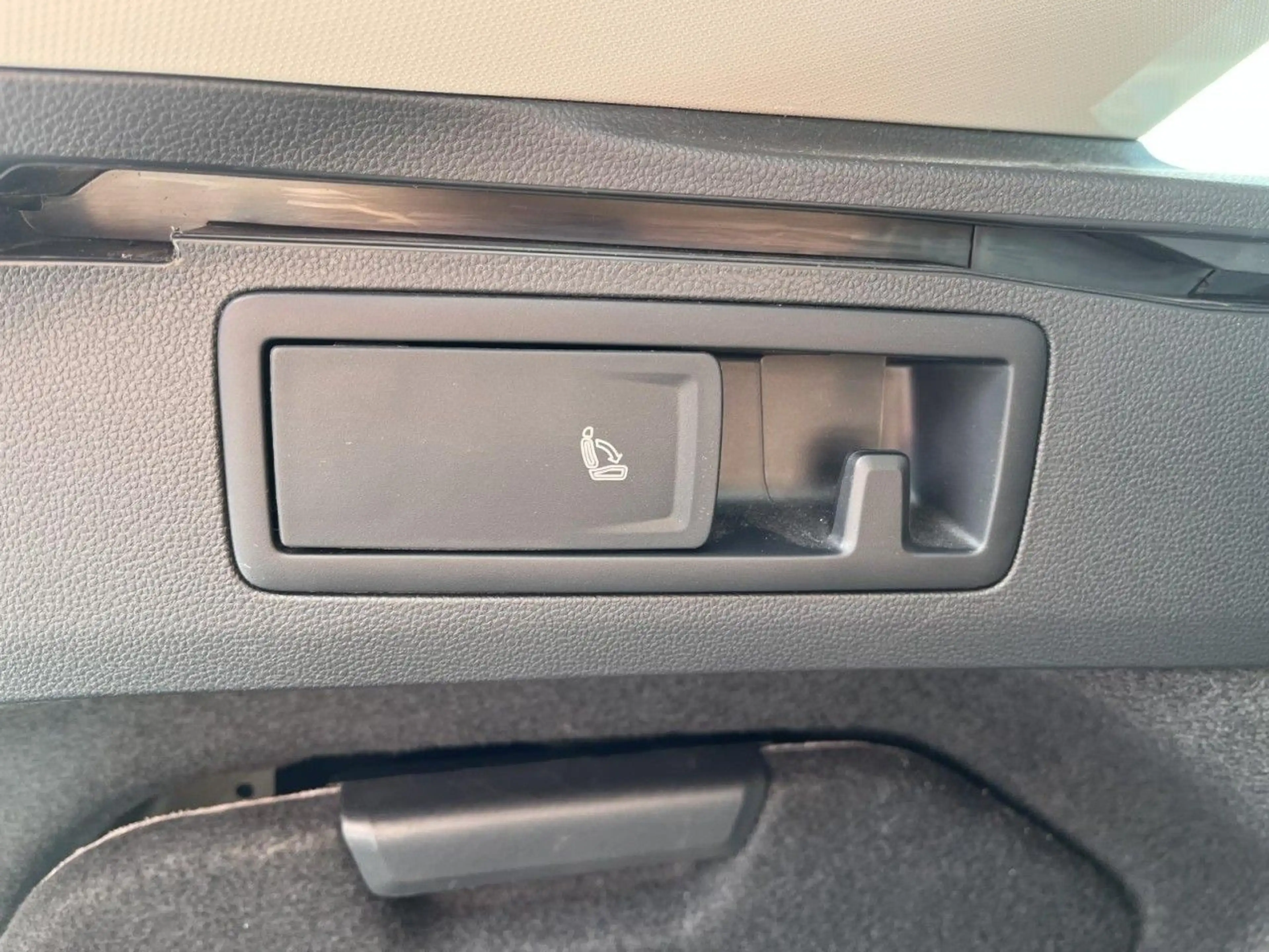 Volkswagen Golf Variant Golf VIII Variant 1.5 eTSI Life DSG (LEDPlus+NAV — photo 8
