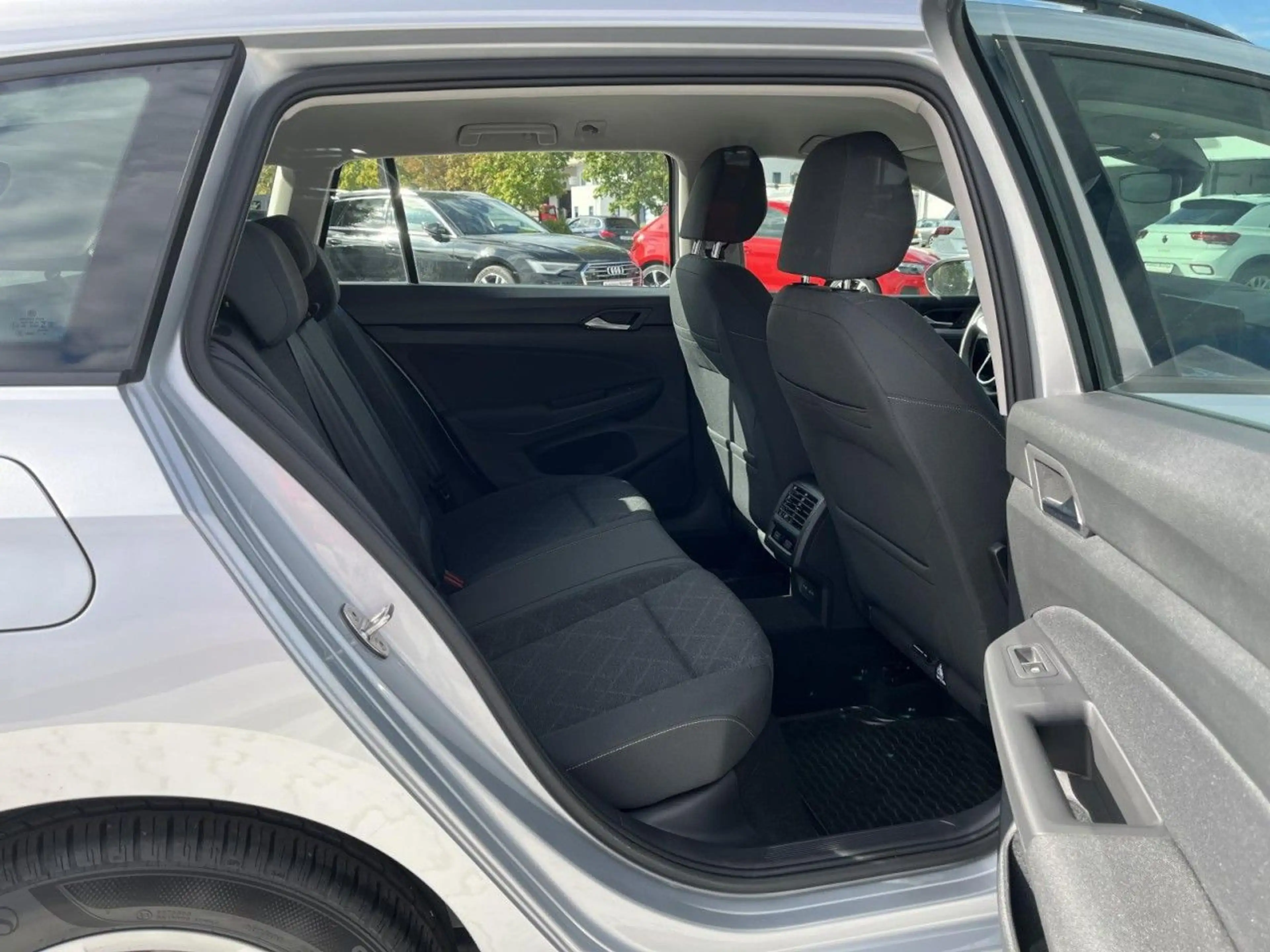 Volkswagen Golf Variant Golf VIII Variant 1.5 eTSI Life DSG (LEDPlus+NAV — photo 10