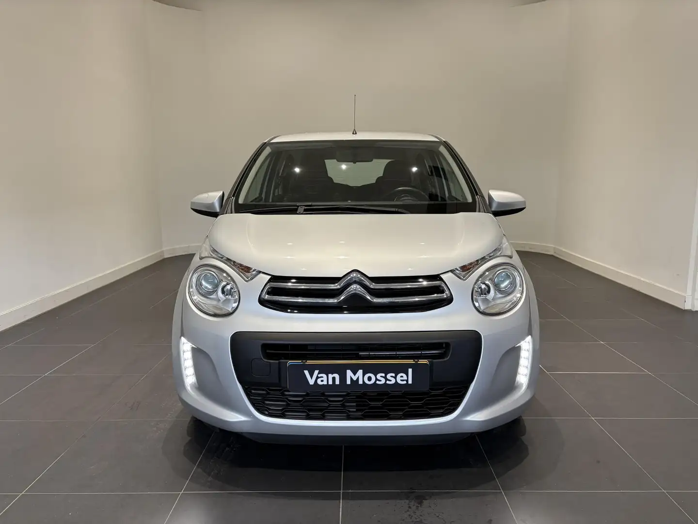 Citroen C1 1.0 VTi Feel | Airco | Bluetooth | LED DRL | Grijs - 2