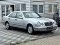Mercedes-Benz E 200 Classic Limousine Neu Tüv! Срібний - thumbnail 1