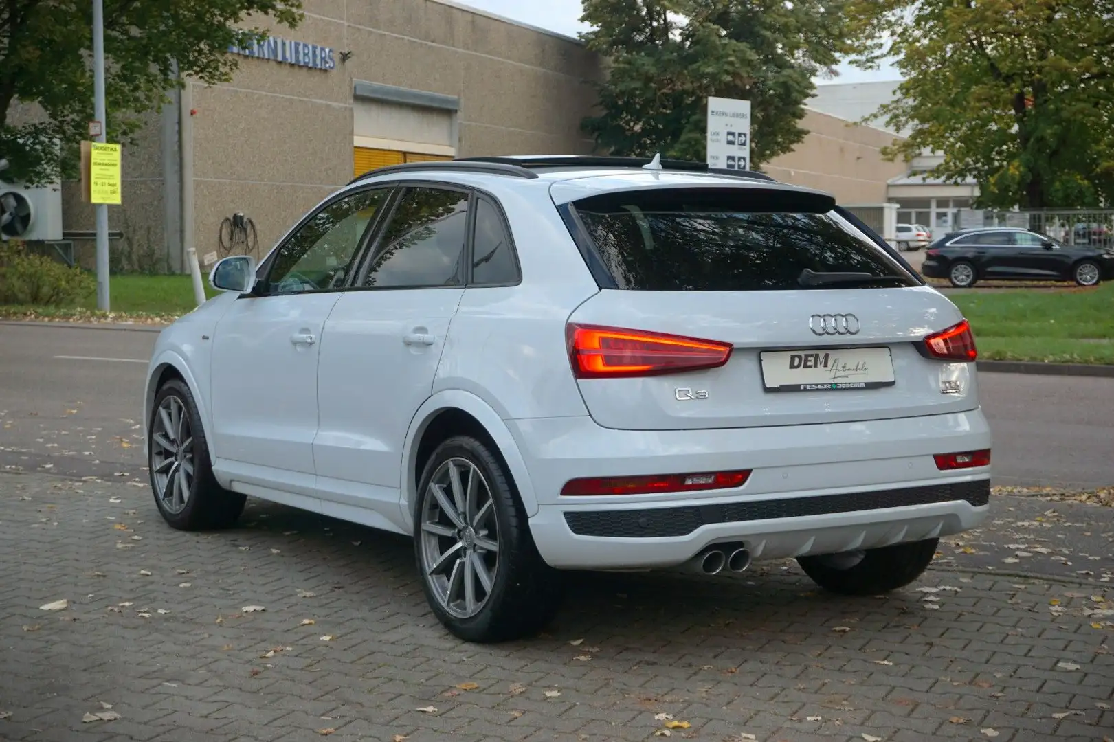 Audi Q3 sport quattro / 3*S-Line / Pano./ Blanc - 2