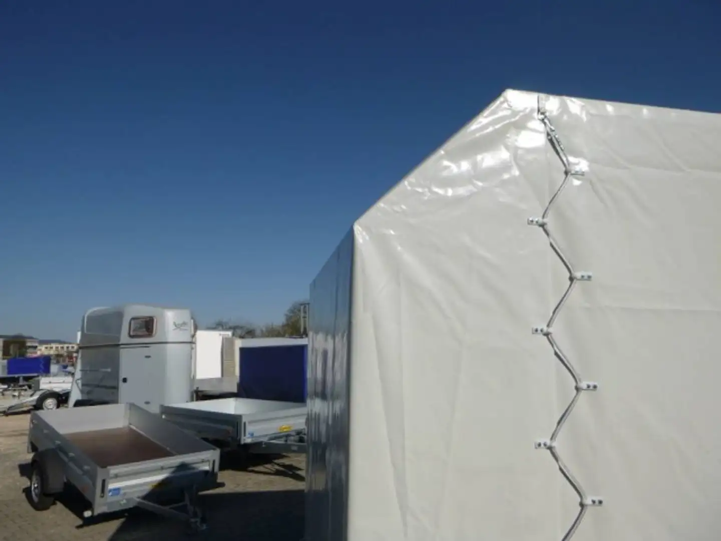 Humbaur HA 203015 mit Plane + Spriegel 200 cm Lichte Höhe Grau - 2