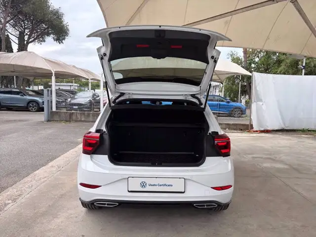 Volkswagen Polo view 18