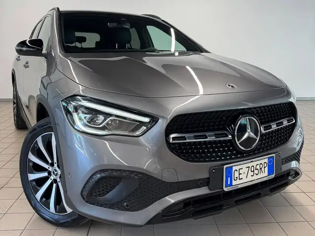 Mercedes-Benz GLA 200 GLA-H247 2020 d Executive auto