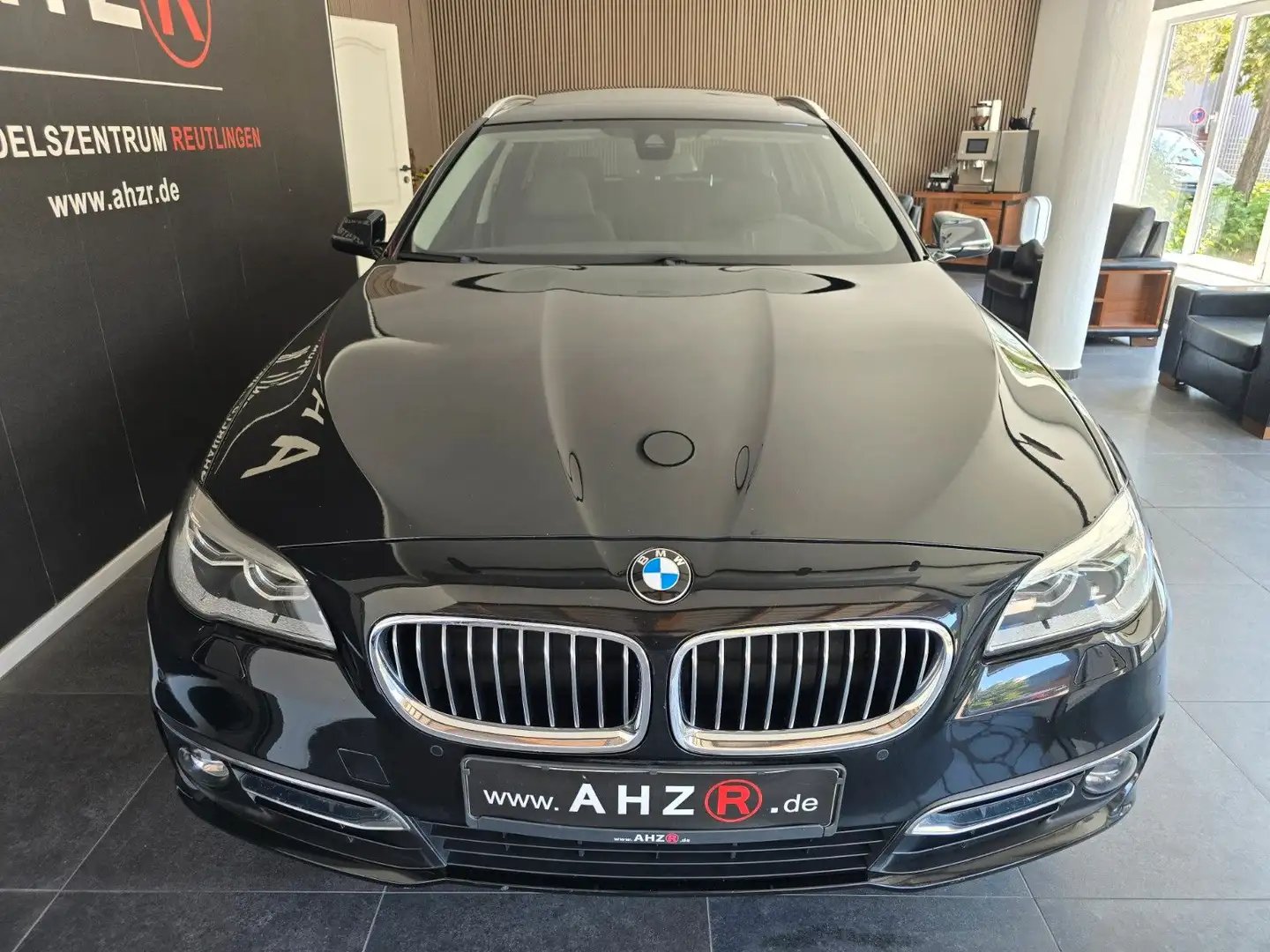 BMW 530 5 Touring 530 d xDrive*NAVI*PANO*HEADUP*LED Zwart - 2