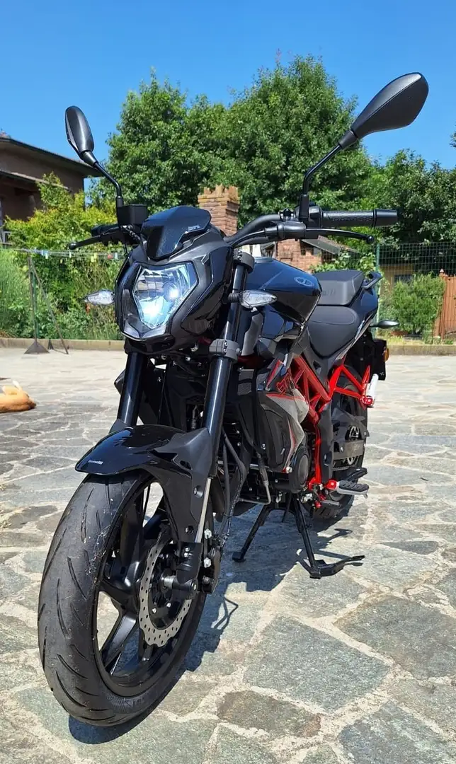 Benelli BN 125 Noir - 2