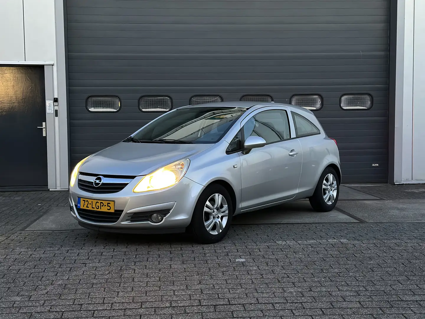 Opel Corsa 1.4-16V Business | Carplay | LM-Velgen Grijs - 1