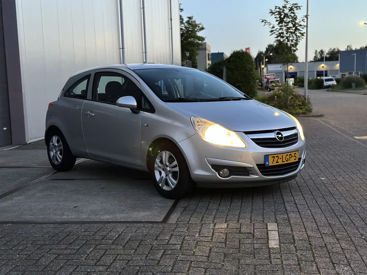 Opel Corsa 1.4-16V Business | Carplay | LM-Velgen Grijs - 2