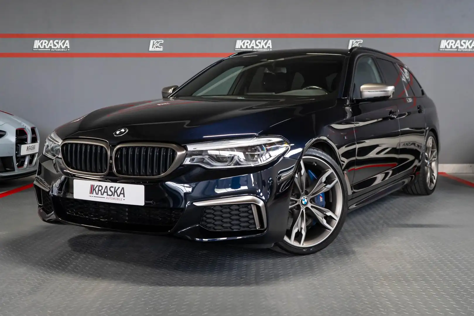 BMW 550 d xDrive LED DAB 360° KEYLESS HARMAN-KARDON Black - 2