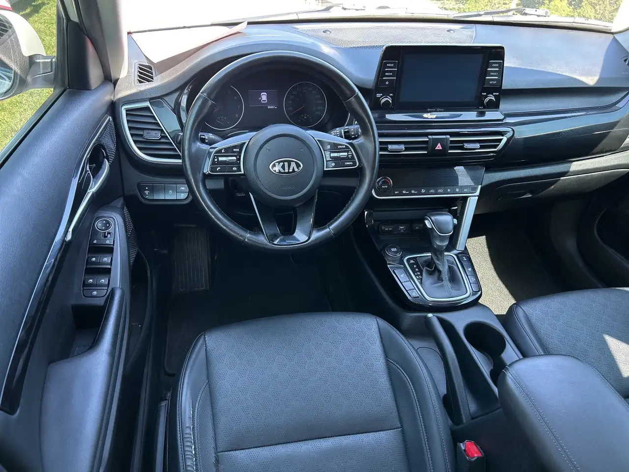 Kia Seltos снимка Kia Seltos