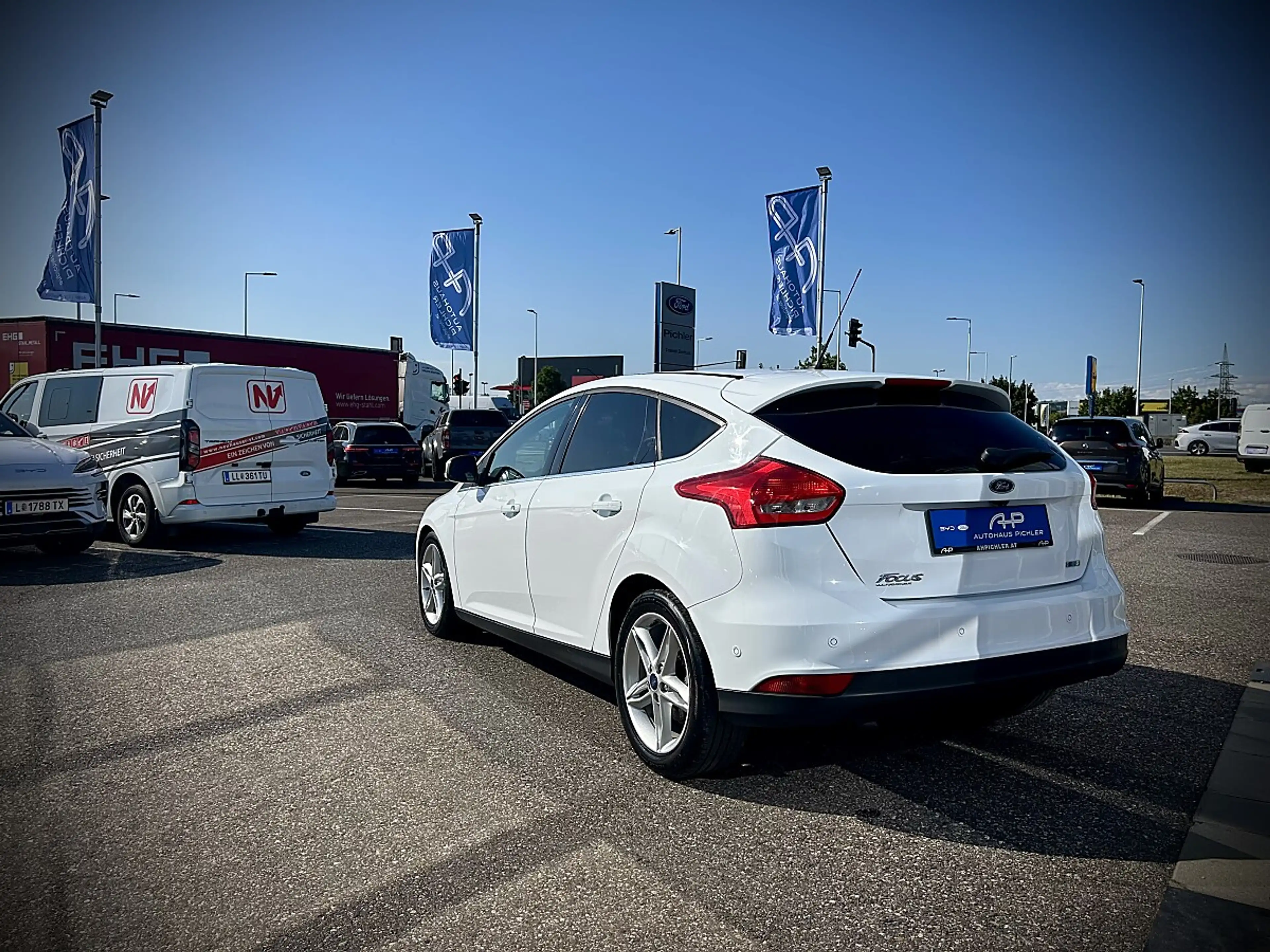 Ford Focus 1,0 EcoBoost Titanium / TEMPOMAT / SITZHEIZUNG ... — photo 4