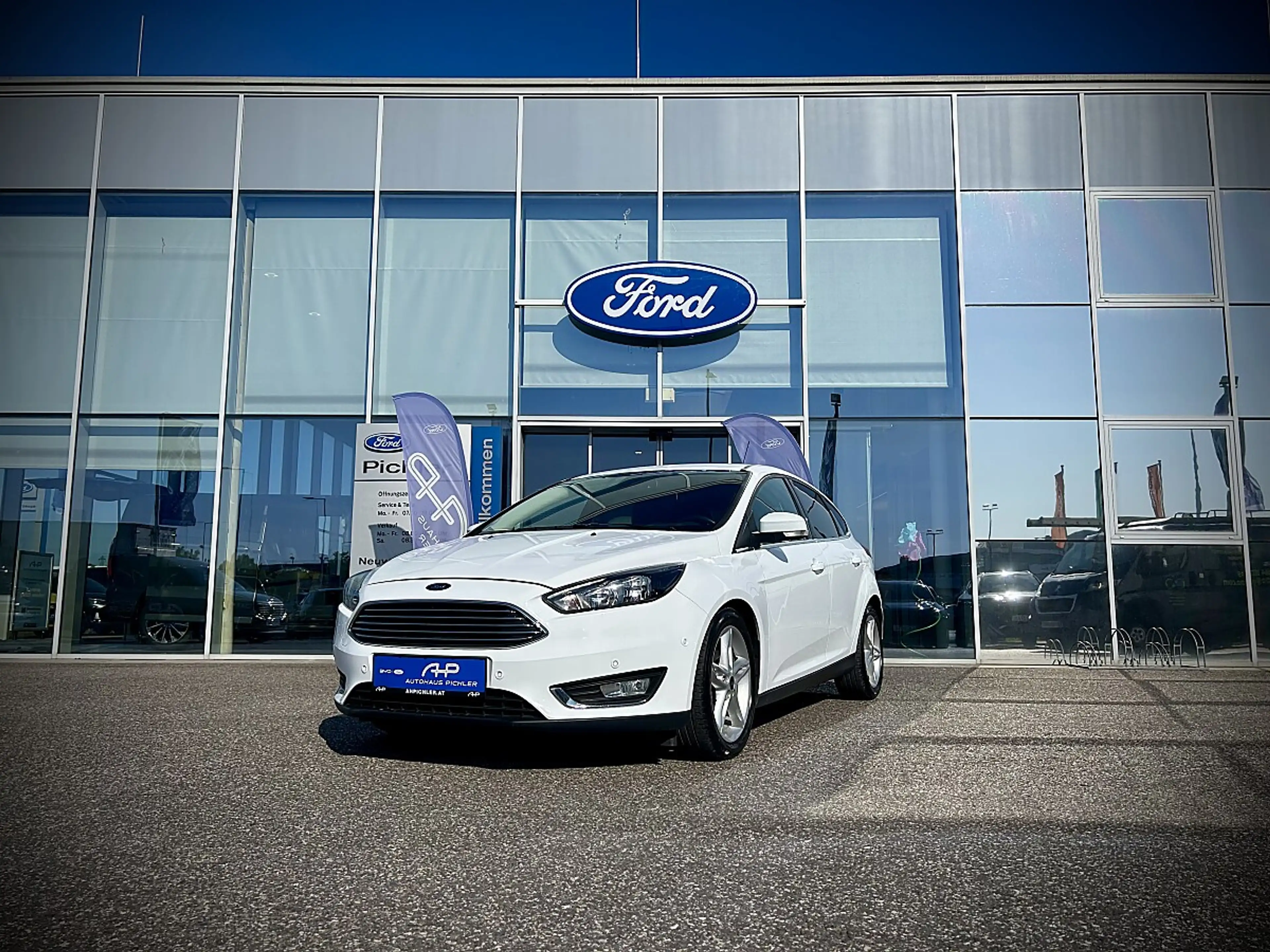 Ford Focus 1,0 EcoBoost Titanium / TEMPOMAT / SITZHEIZUNG ...