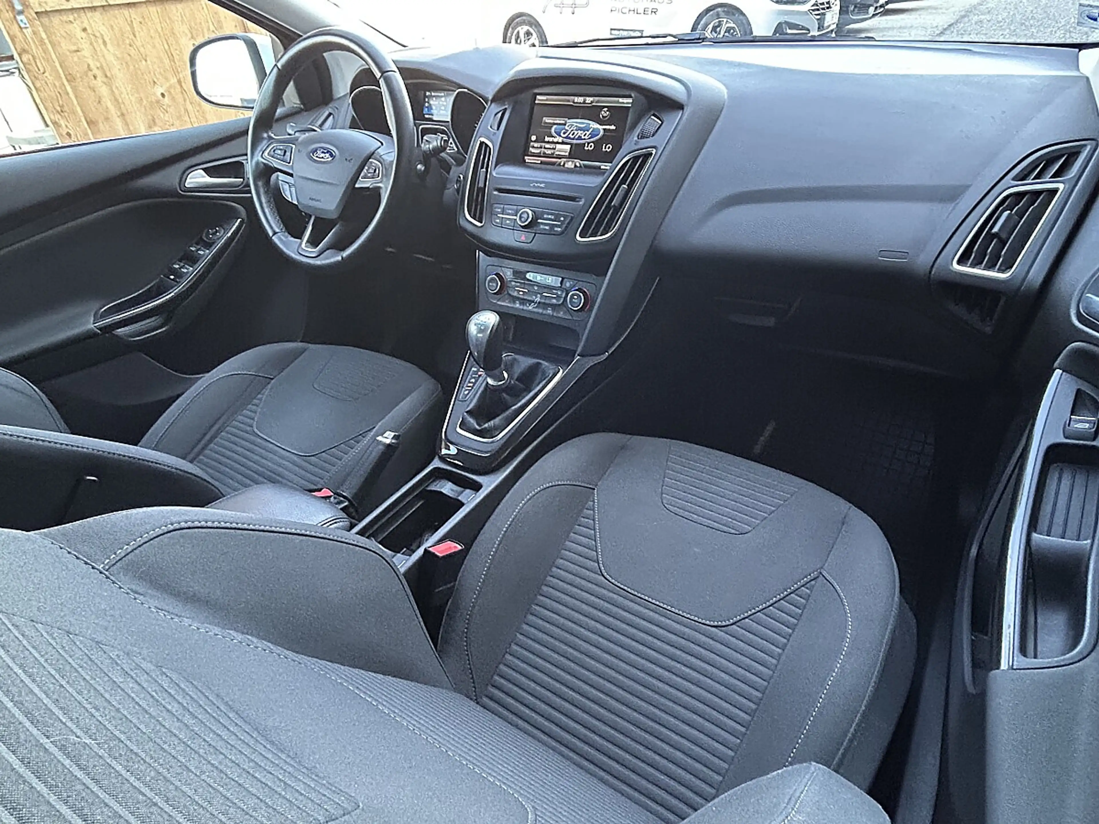 Ford Focus 1,0 EcoBoost Titanium / TEMPOMAT / SITZHEIZUNG ... — photo 9