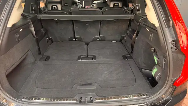 Volvo XC90 view 15