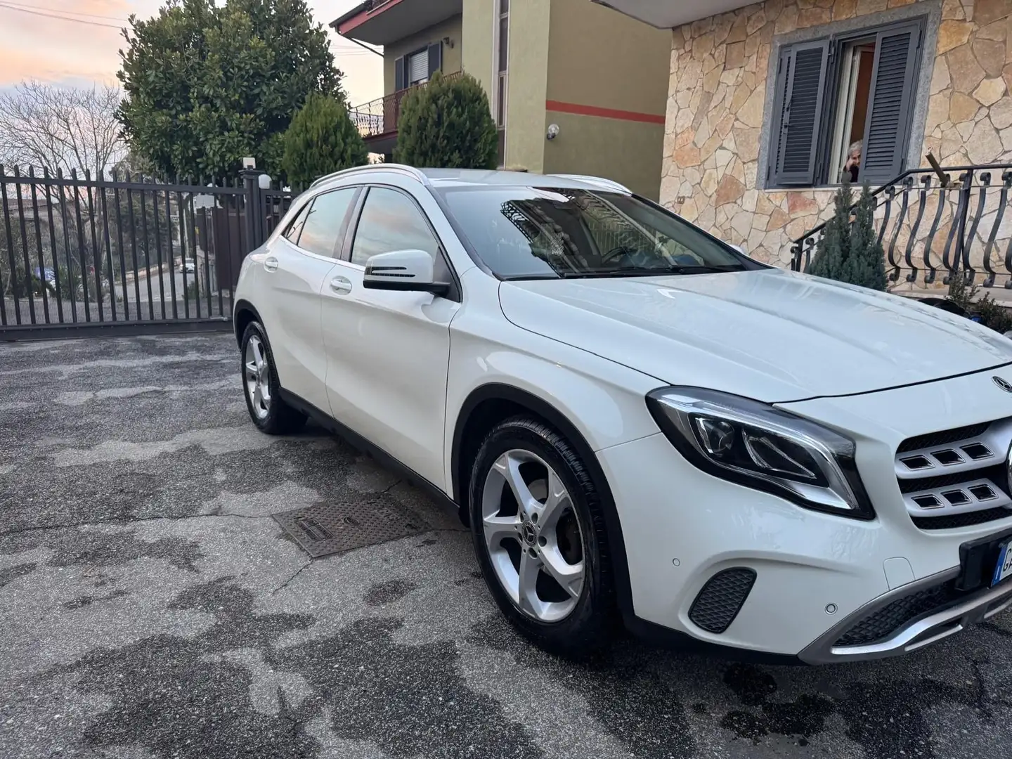 Mercedes-Benz GLA 180 Sport auto - 2