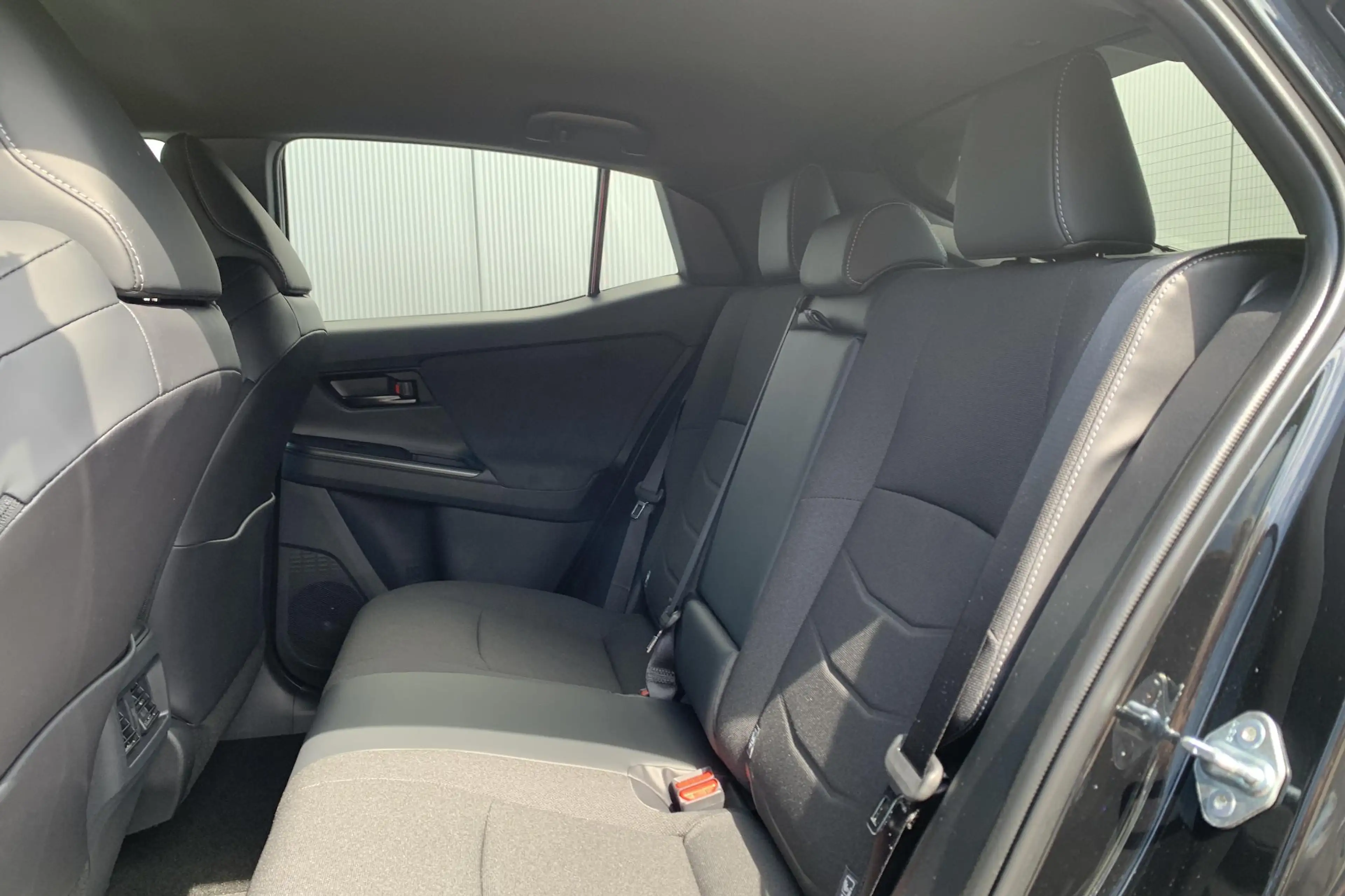 Toyota C-HR+ First Edition 77 kWh / Direct leverbaar! / Nu €3.0 — photo 8