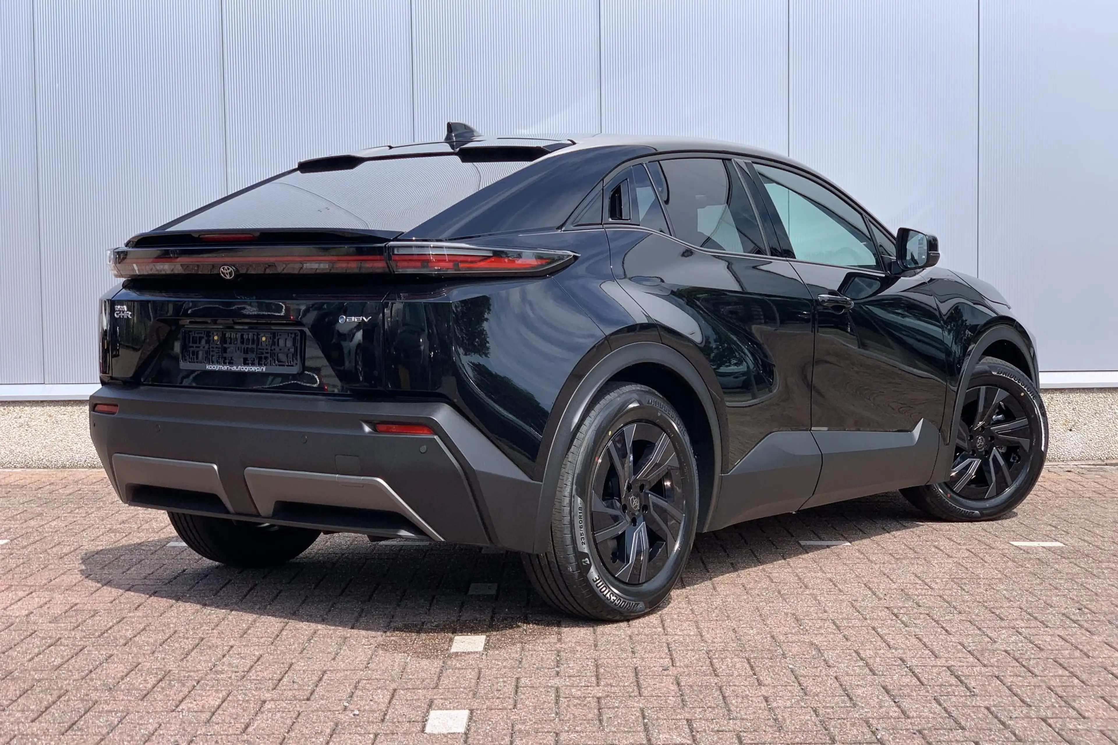 Toyota C-HR+ First Edition 77 kWh / Direct leverbaar! / Nu €3.0 — photo 2