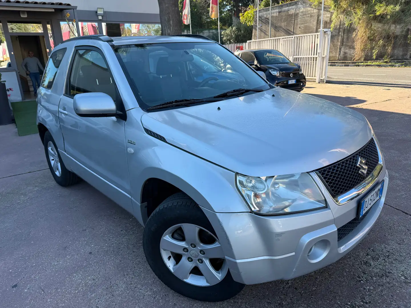 Suzuki Grand Vitara 4X4 RIDOTTE 3p 1.9 ddis Argento - 2