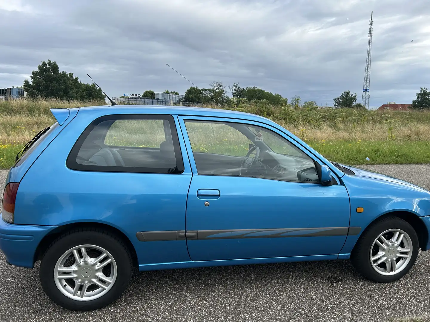 Toyota Starlet - 1