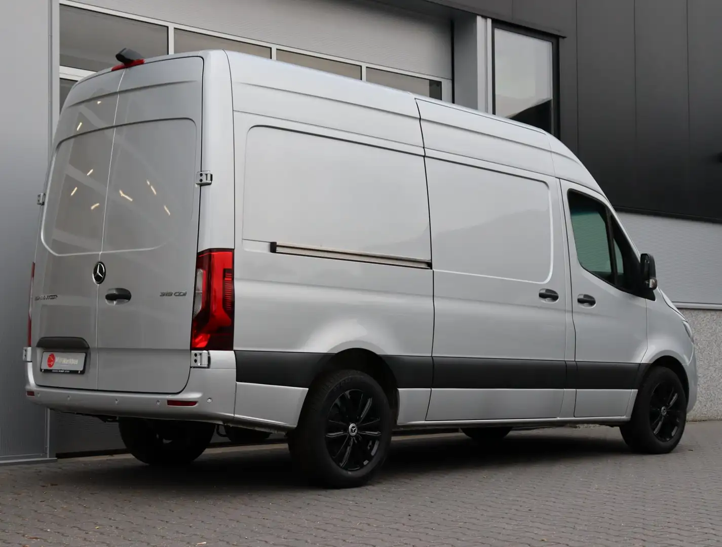 Mercedes-Benz Sprinter 319 3.0 CDI L2H2 V6 Automaat Standkachel | 3.5t tr Argent - 2