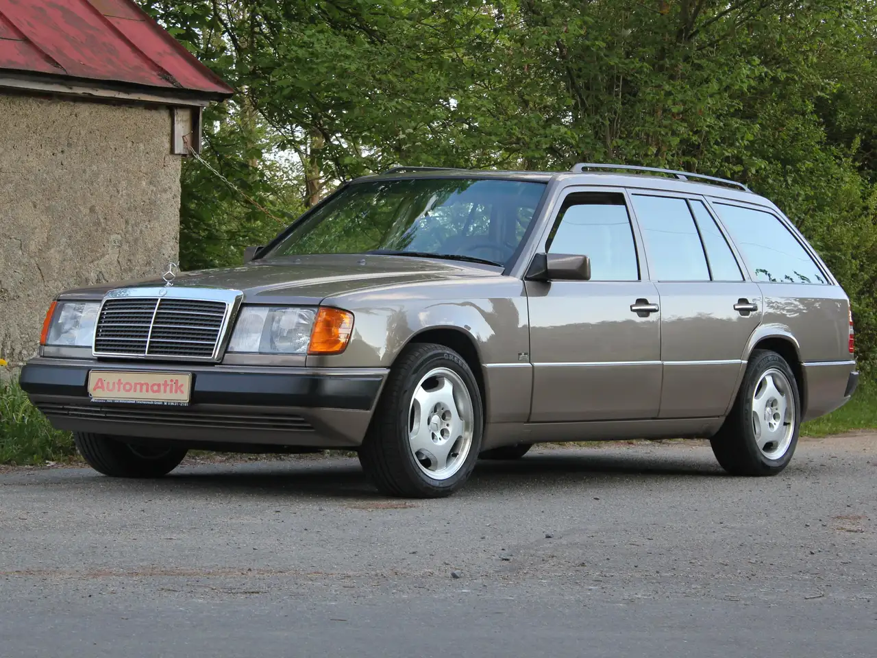 Mercedes-Benz 300 TE-24V, foto 1