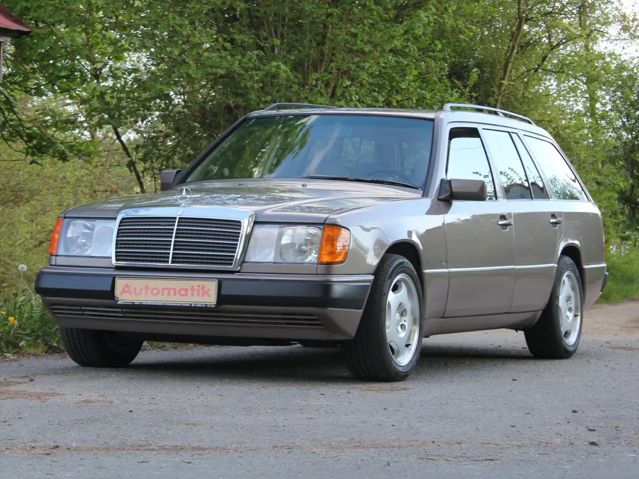 Mercedes-Benz 300 TE-24V, foto 2