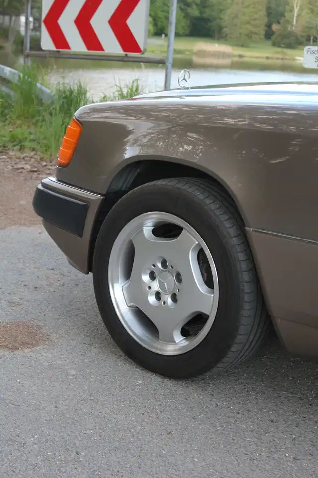 Mercedes-Benz 300 TE-24V, foto 7