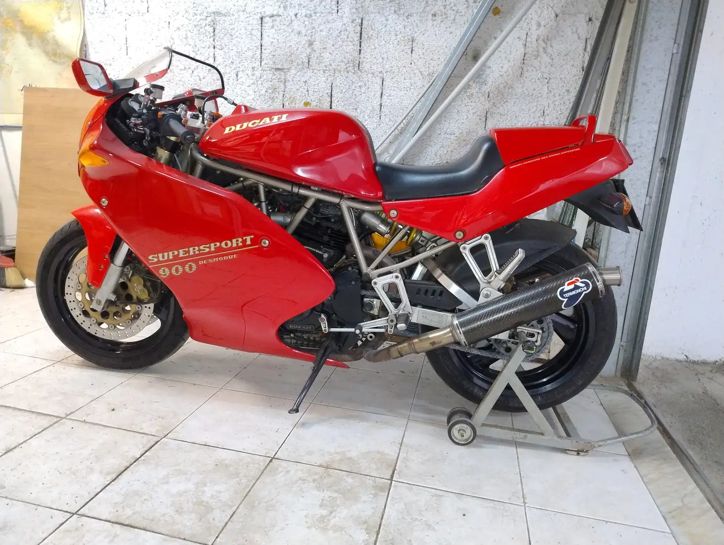 Ducati 900 SS Rosso - 2