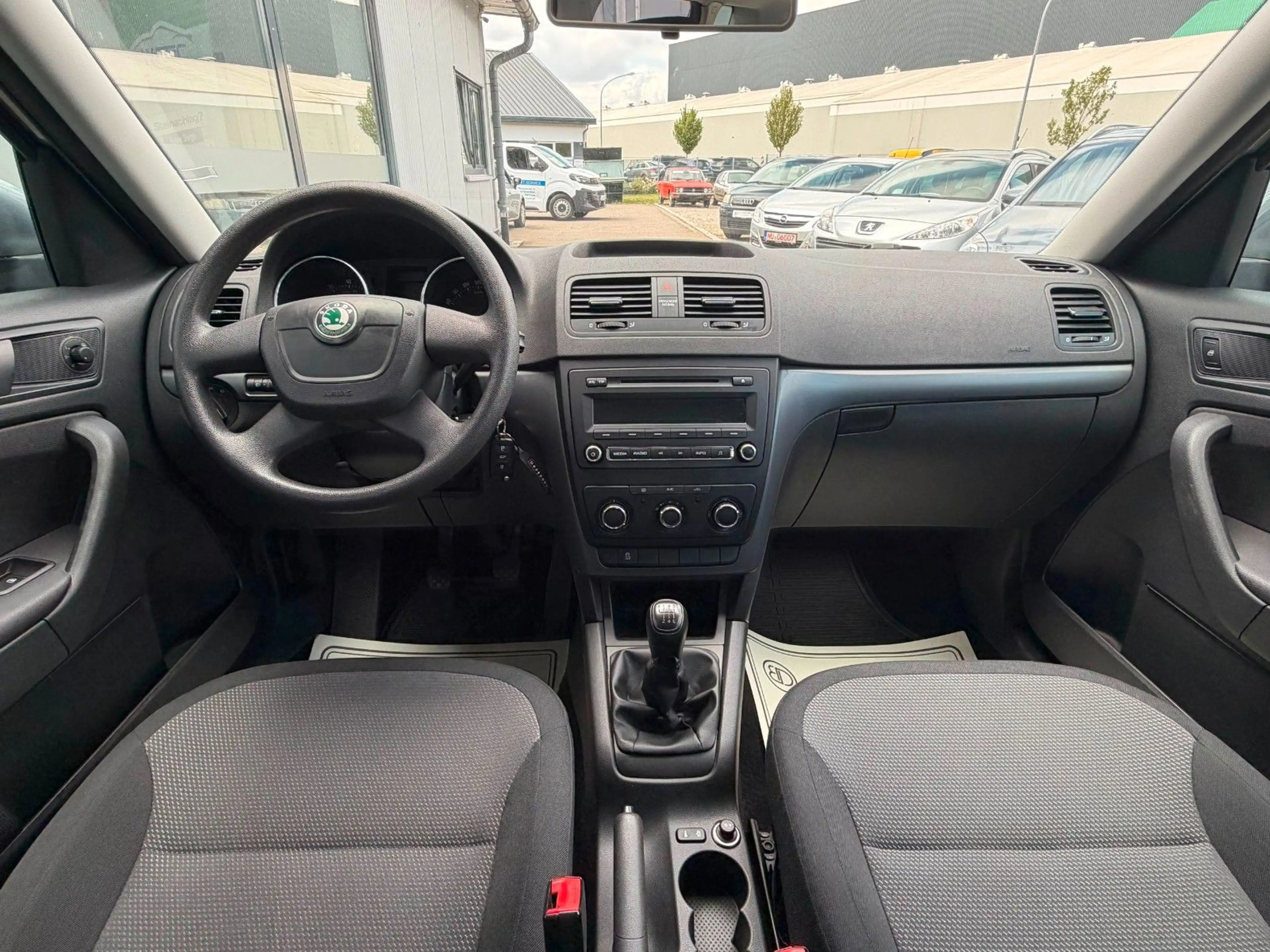 Skoda Yeti Easy*Klima*Euro5*AHK*ELFH*6-Gang* — photo 13