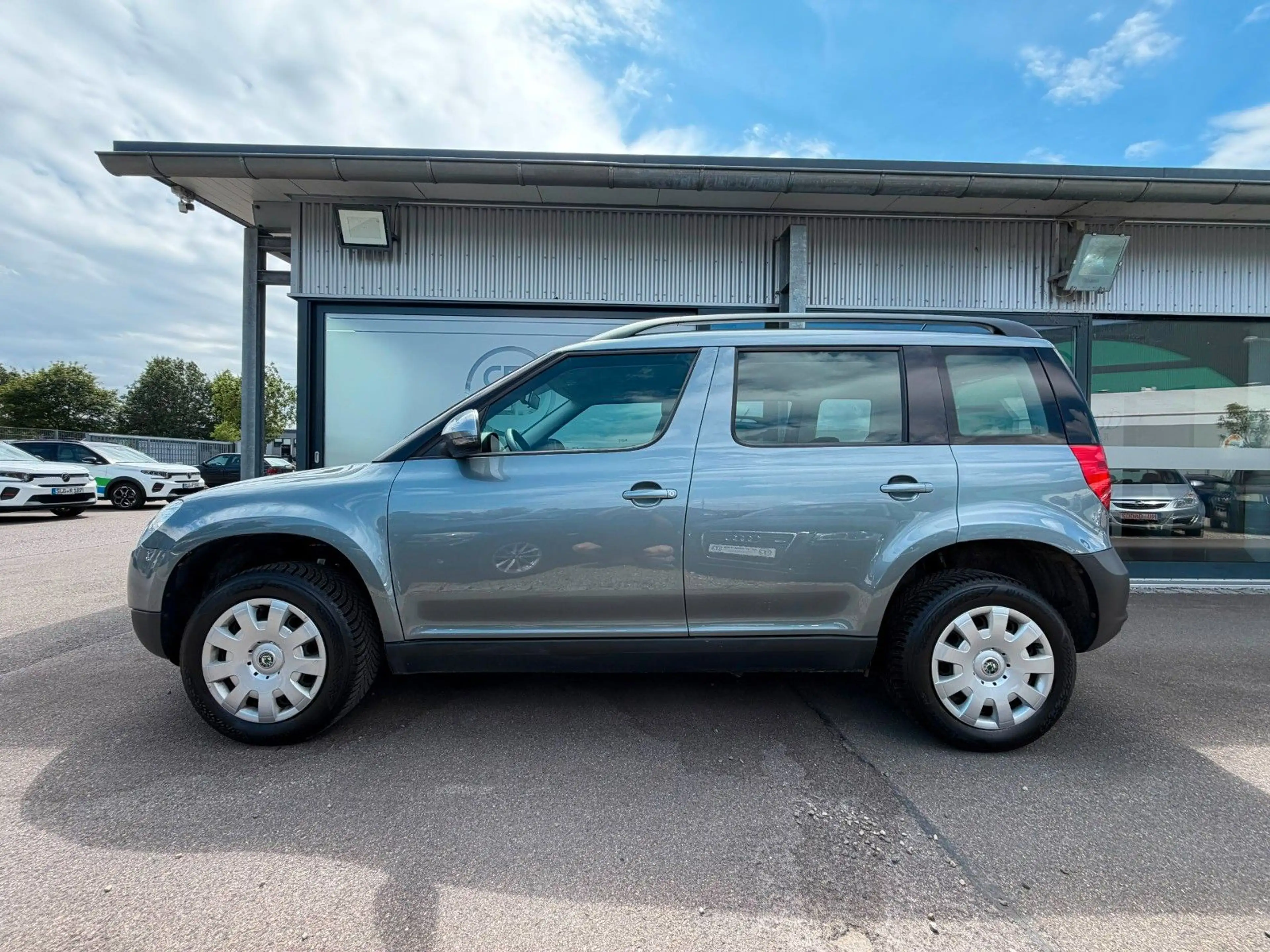 Skoda Yeti Easy*Klima*Euro5*AHK*ELFH*6-Gang* — photo 2