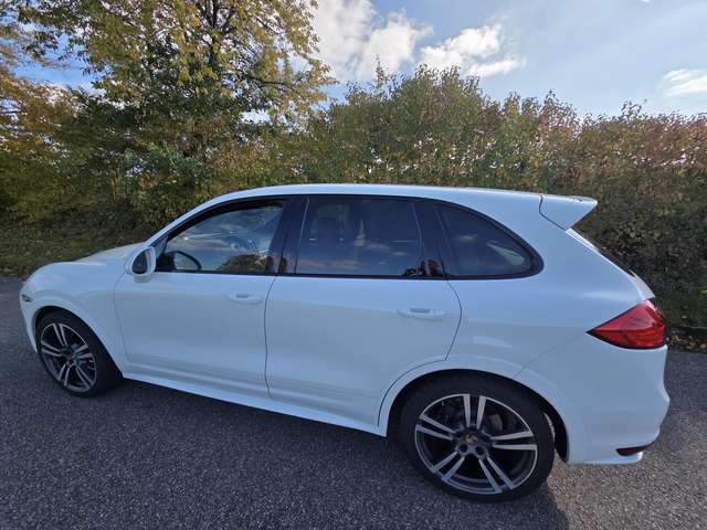 Imagine Porsche Cayenne Diesel Tiptronic S