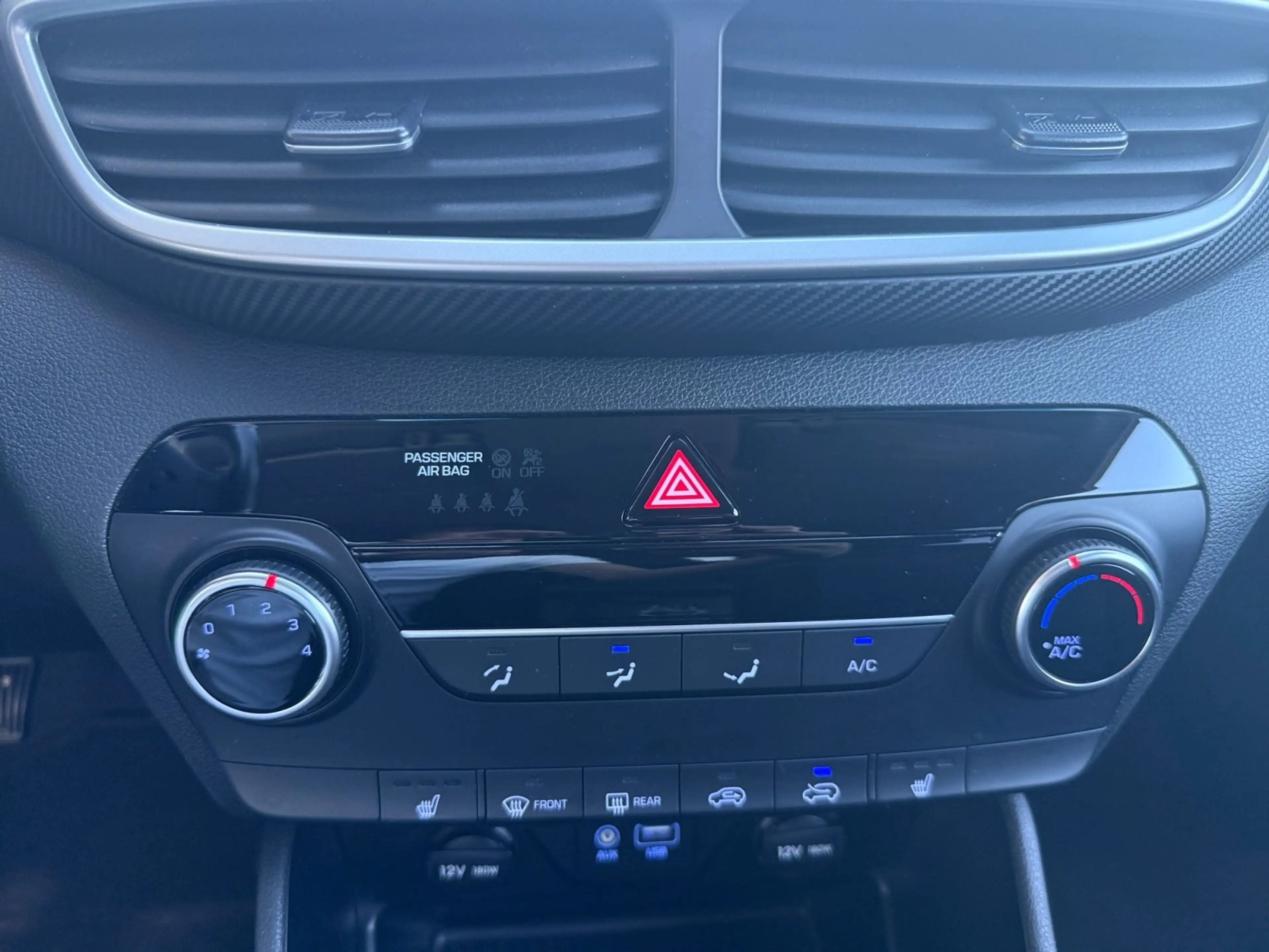 Hyundai TUCSON 1.6Select Navigation 8Fach Bereift* — photo 13
