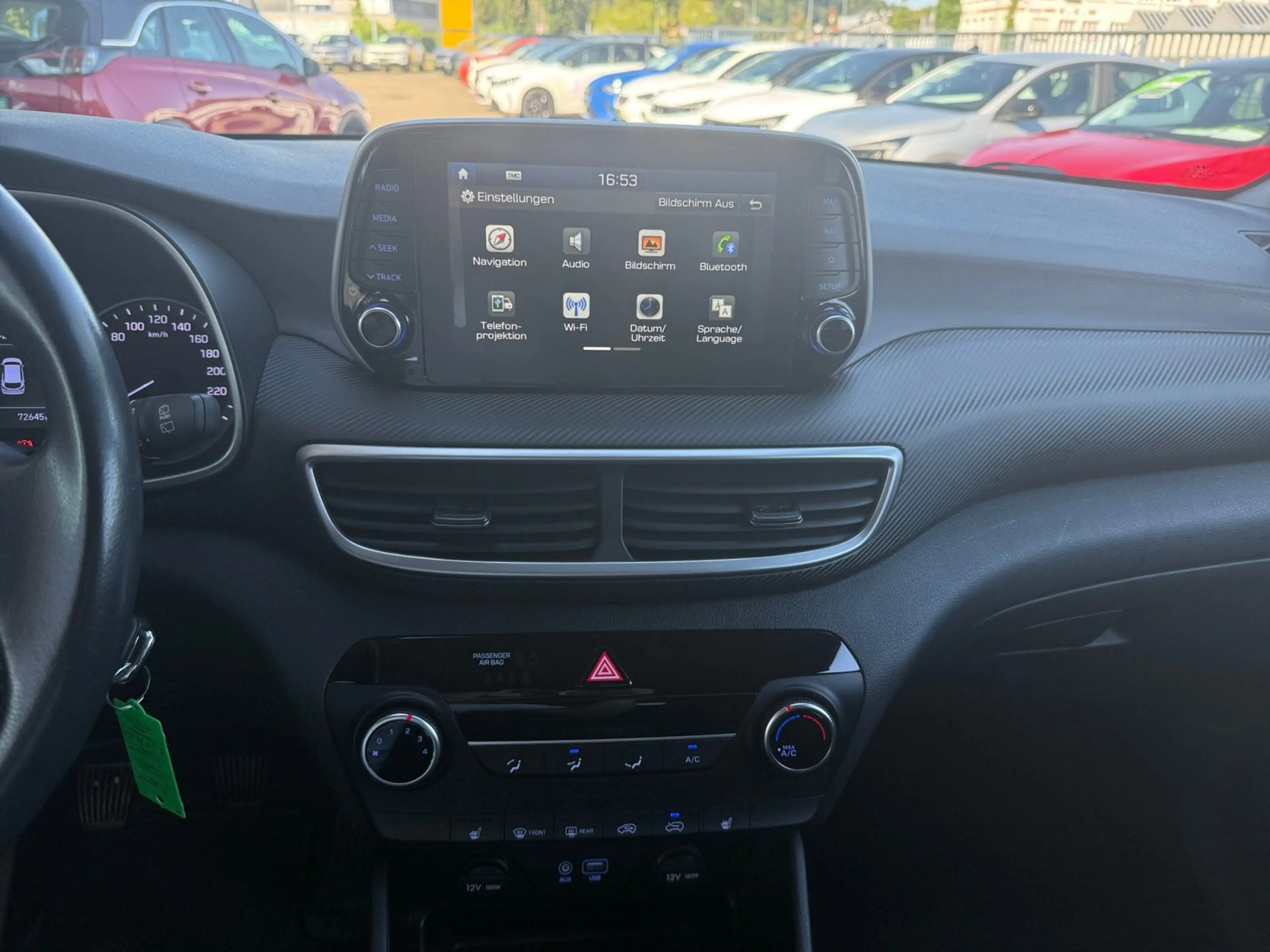 Hyundai TUCSON 1.6Select Navigation 8Fach Bereift* — photo 12