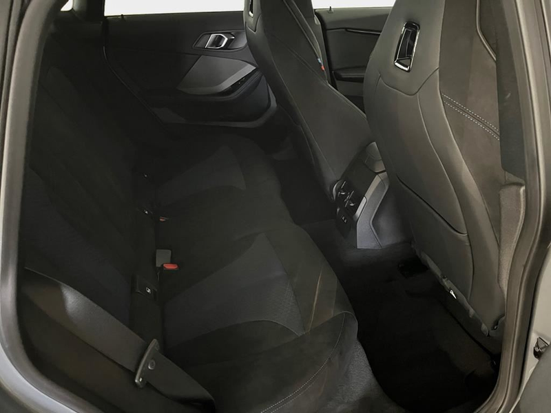 BMW 218 M Sport — photo 15
