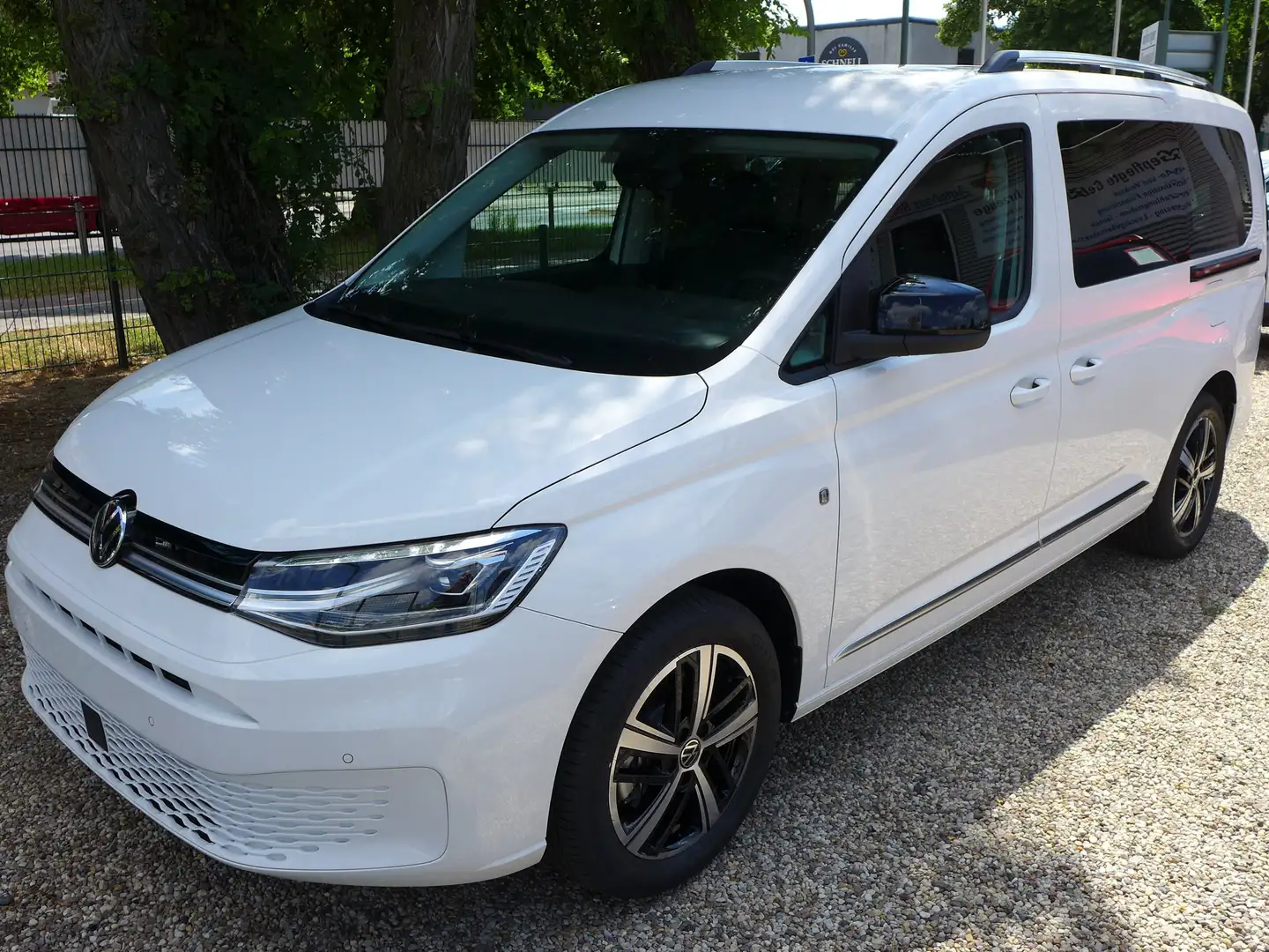 Volkswagen Caddy 1.5 TSI BMT (7-Si.) DSG Style Maxi Navi/AHK/LED Weiß - 1