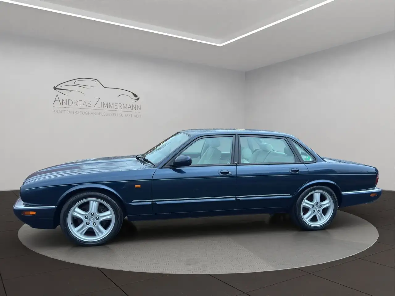 Jaguar XJR 4.0 BLUE/IVORY EIN TRAUM!, foto 3