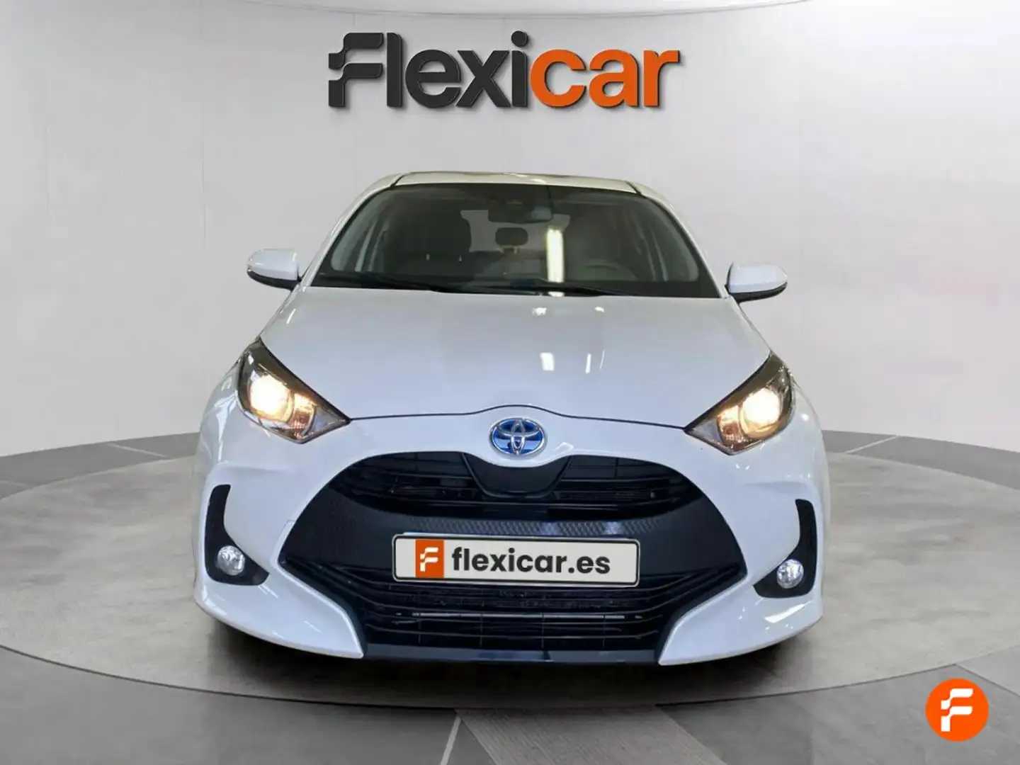 Toyota Yaris 1.5 120H Business Plus Blanco - 2