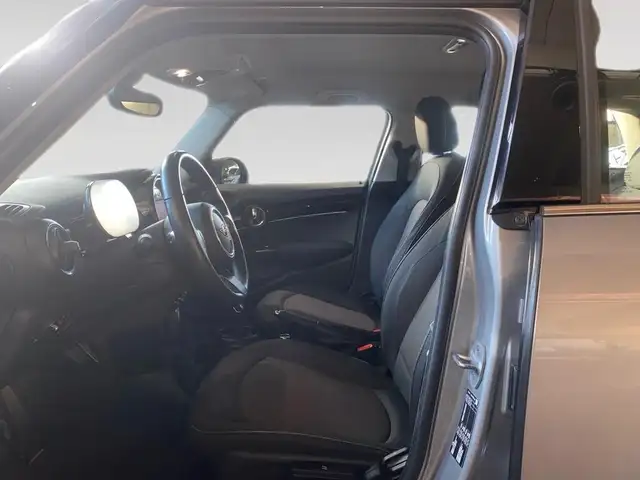 Mini Cooper Cooper view 7
