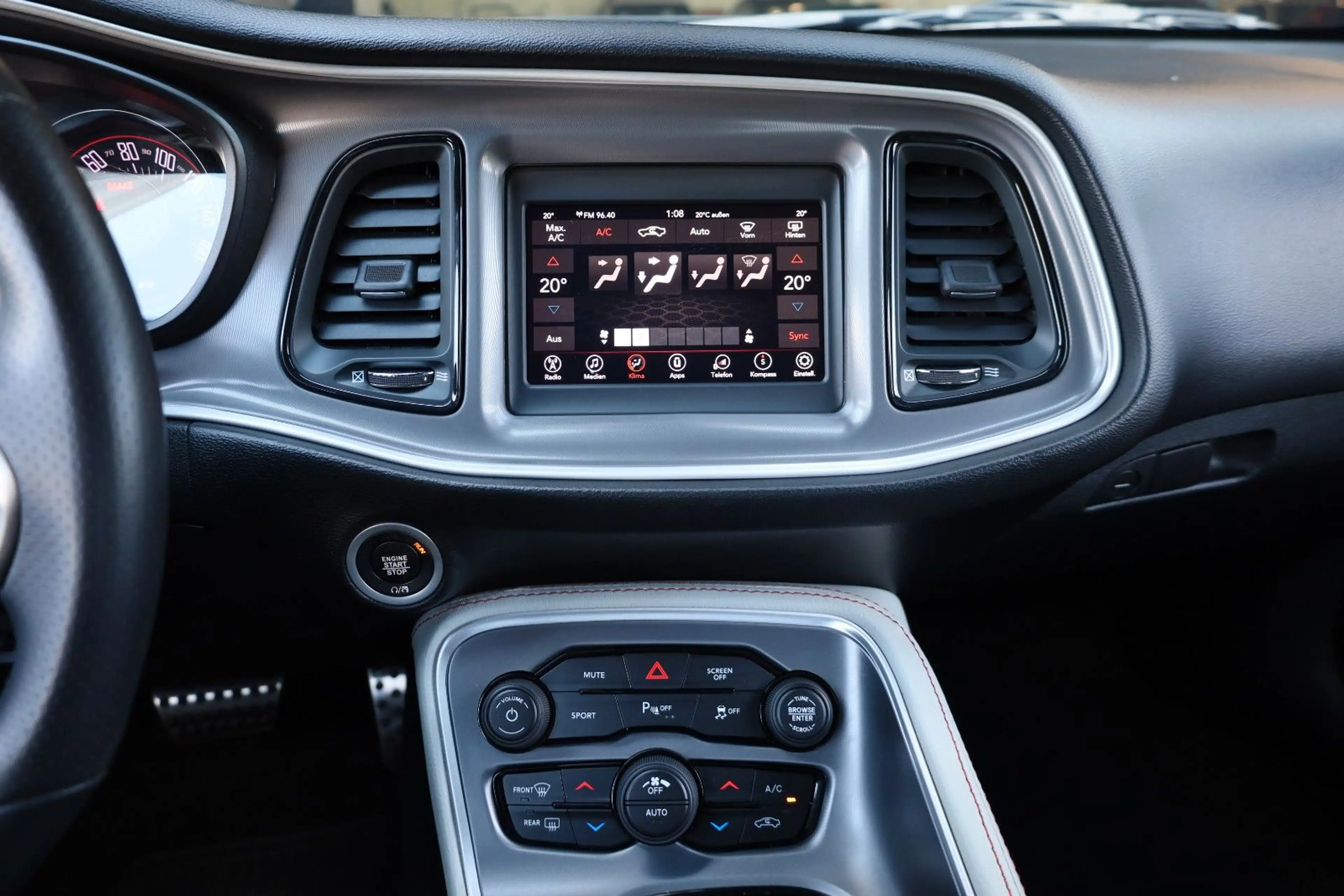 Dodge Challenger 5.7 R/T/SHZ/KAMERA/AMBIE/BTH/MFL/R20 — photo 14