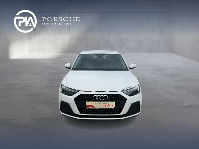 Audi A1 view 8
