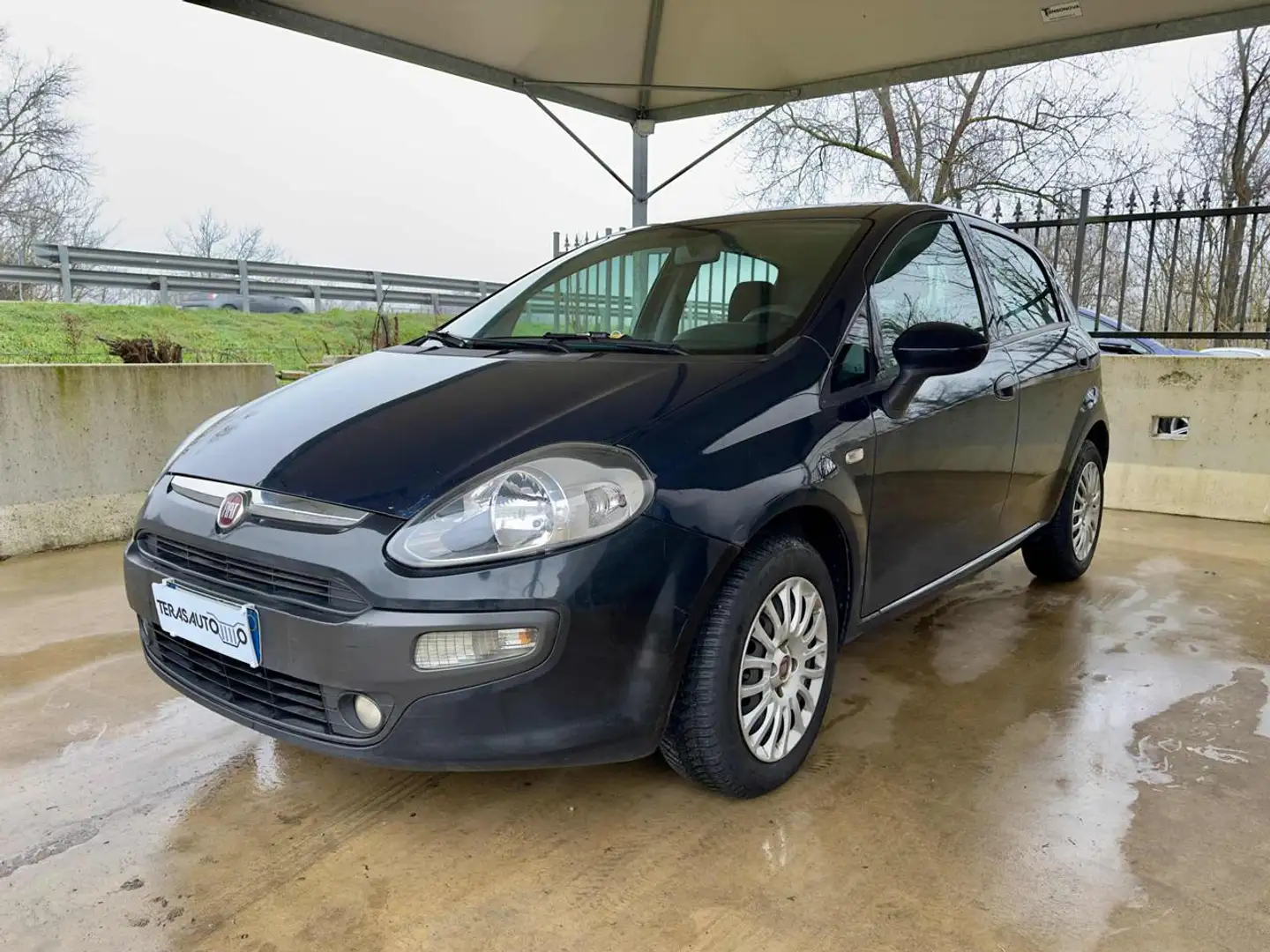 Fiat Punto 1.4 8V 5 porte OK NEOPATENTATI GPL FINO AL 02/2027 Nero - 1