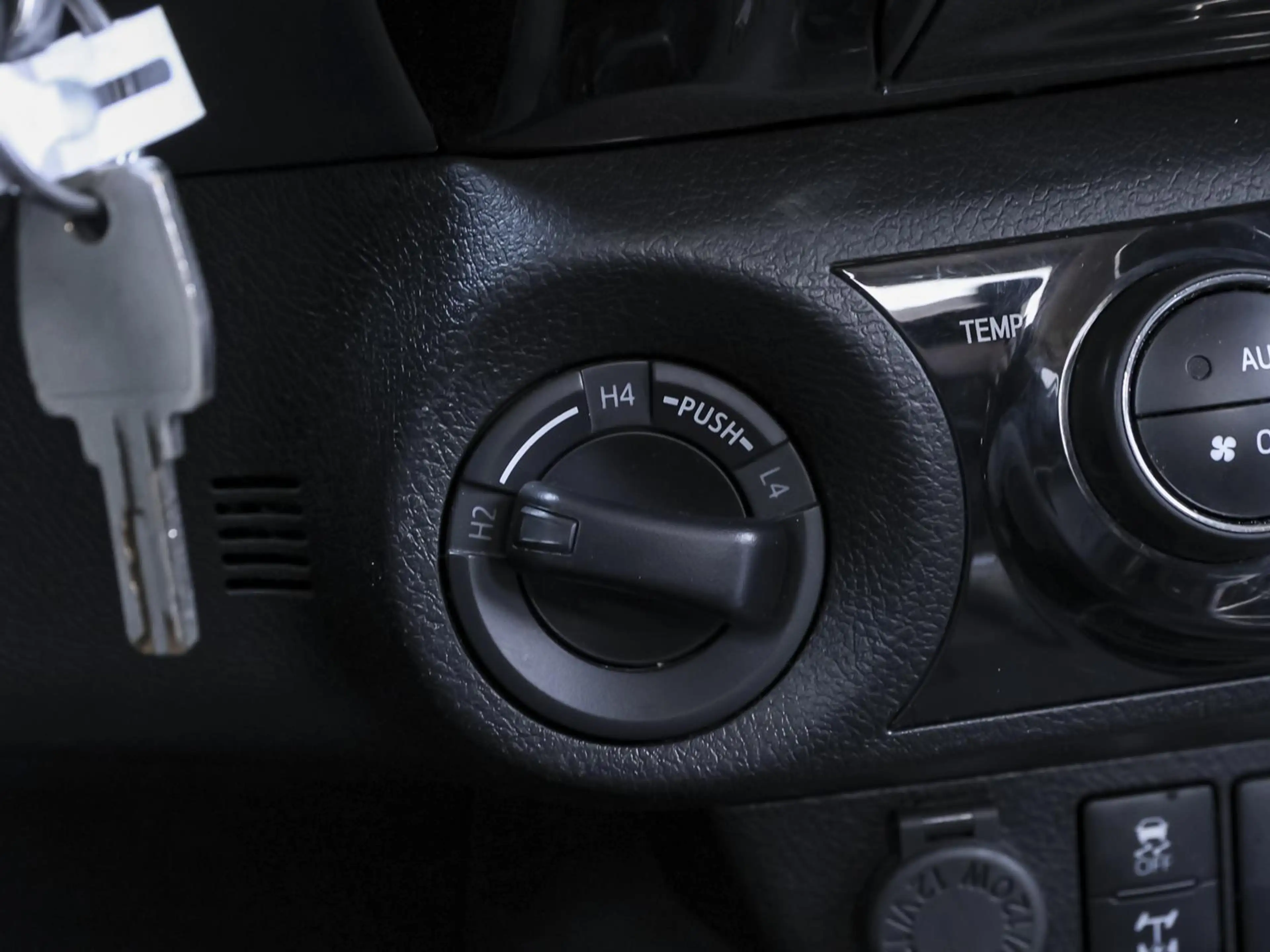 Toyota Hilux Double Cab Comfort 4x4 — photo 14